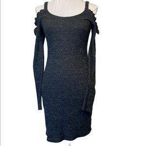 Hollister cold shoulder dress. Size small